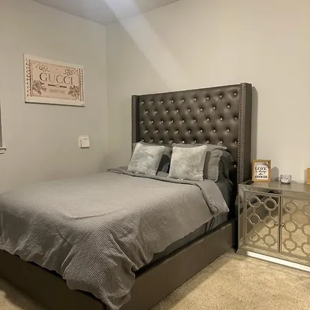 A-Class Luxury 2 Bedrooms Apt In Woodland Hills Ca